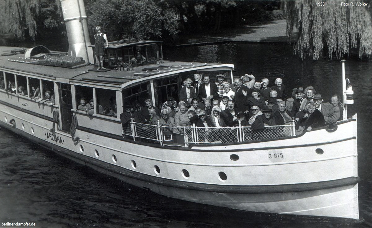 1955-08-10 Arcona 3-075 Dampferfahrt nach Krampenburg klein