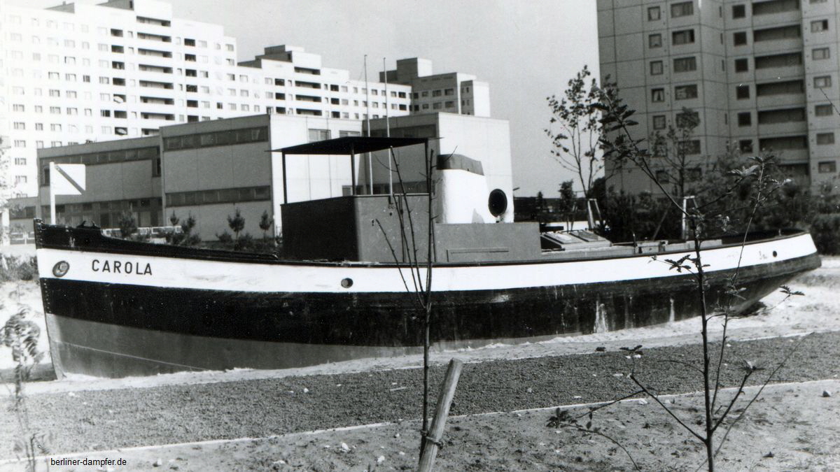 1972-08-04 Schlepper Carola Bug vmtl Berliner Trabantenstadt klein